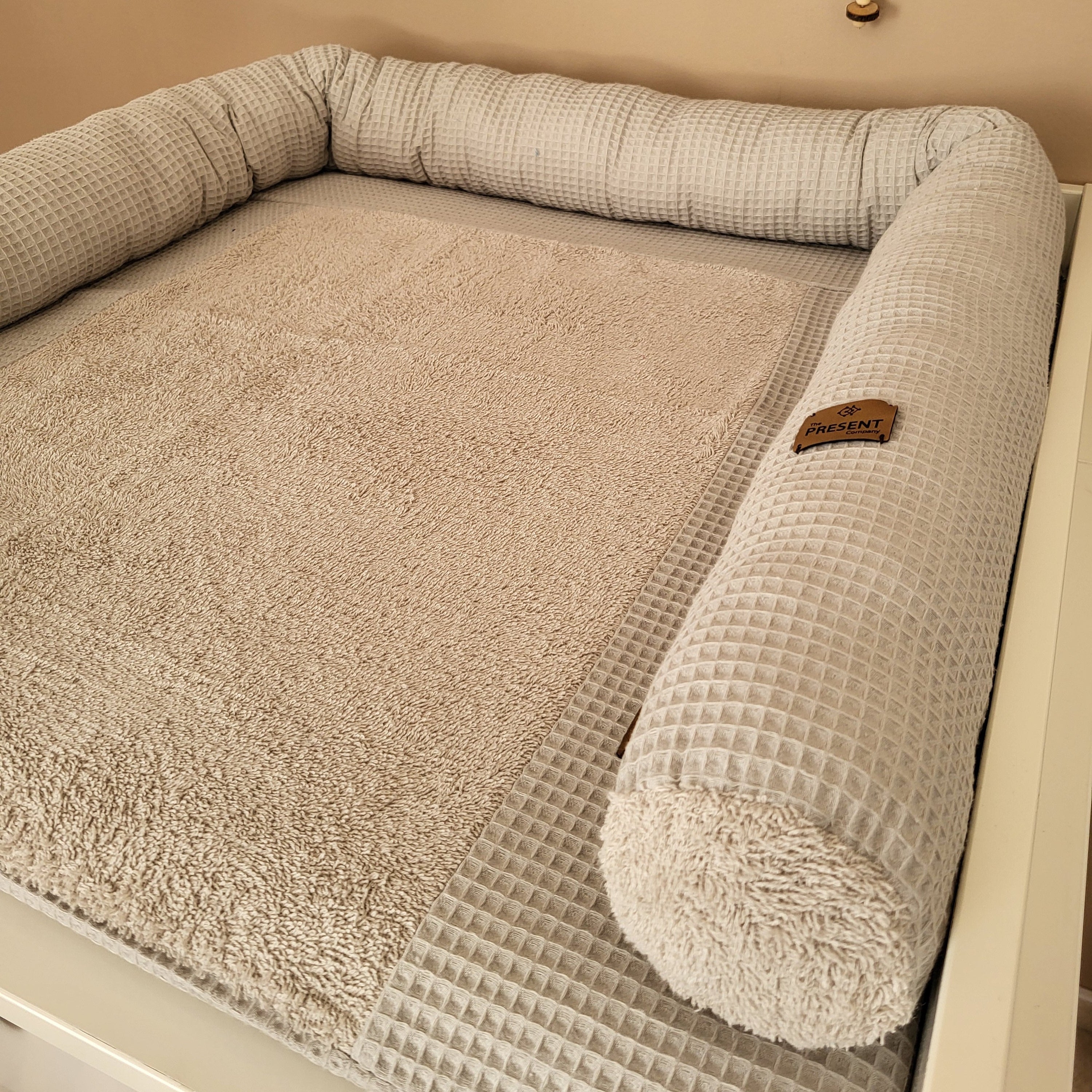 Wickeltischumrandung, Wickeltischschlange