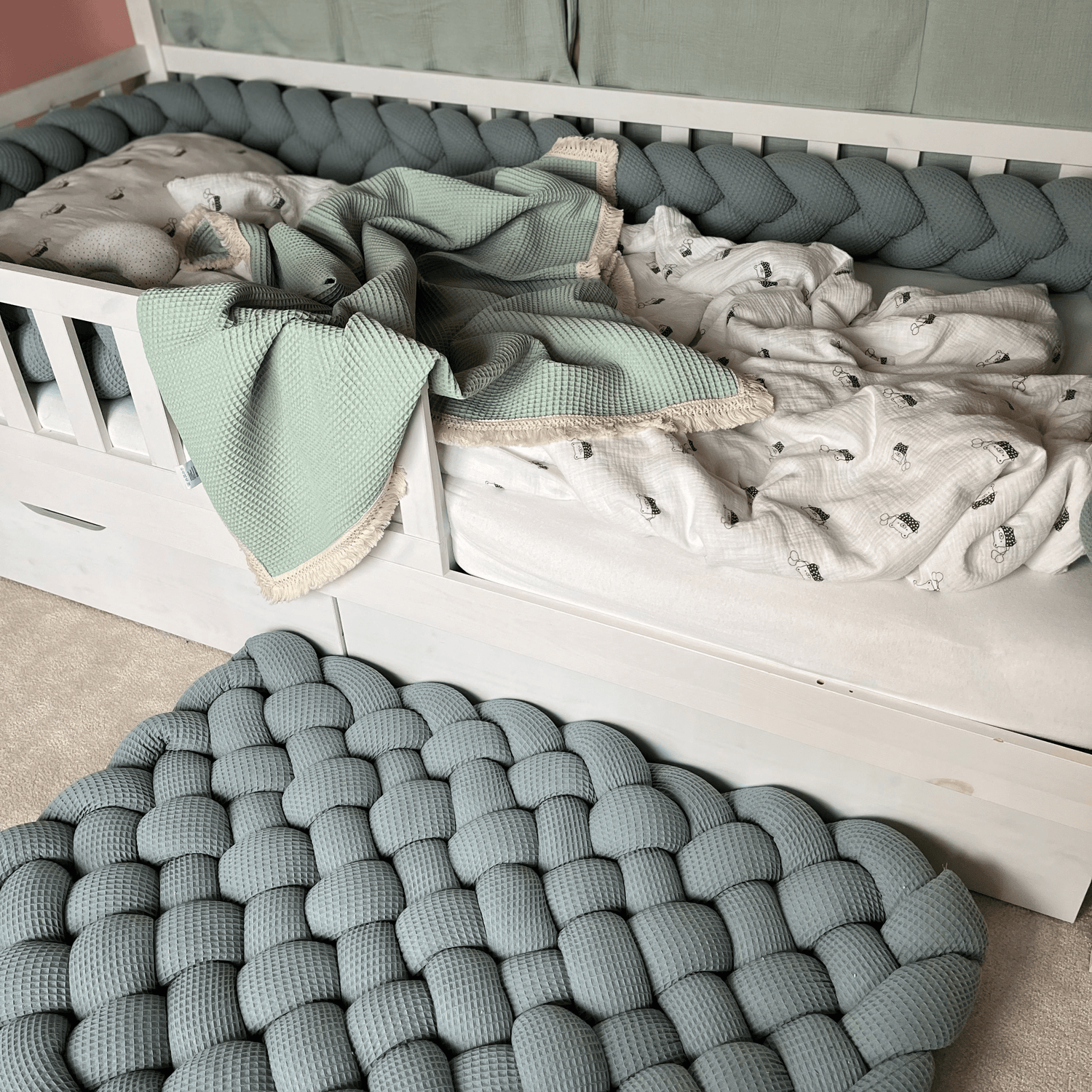 Geflochtener Teppich - Baby-Anmata