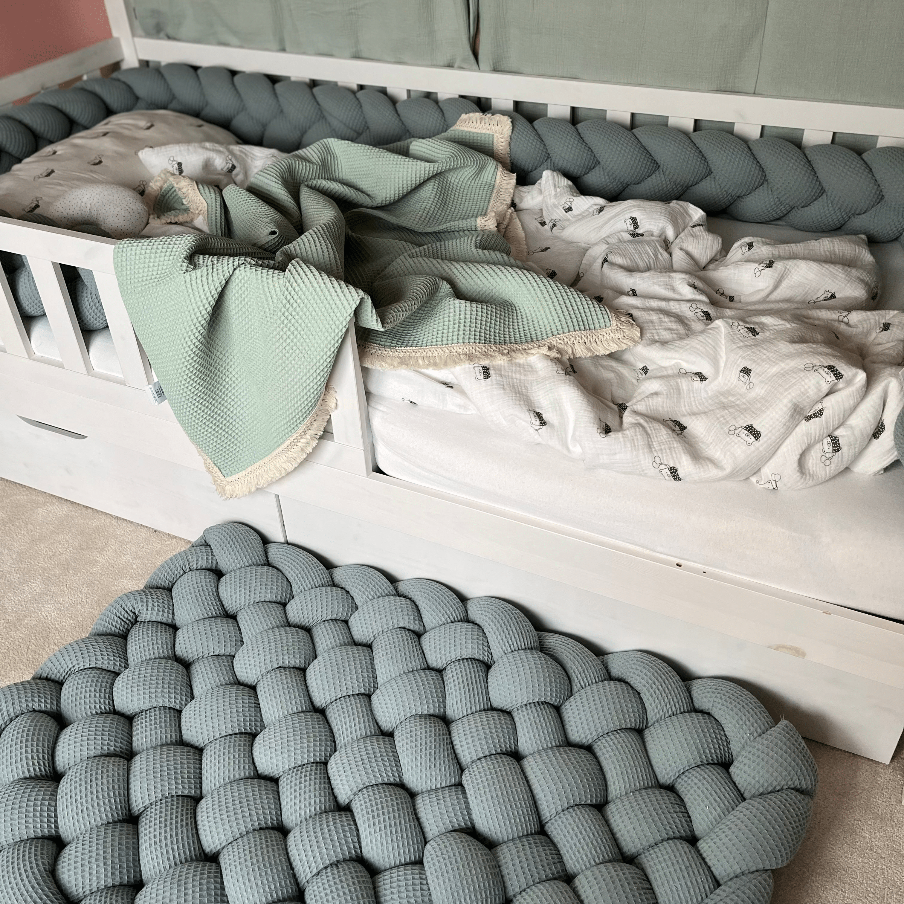 Geflochtener Teppich - Baby-Anmata