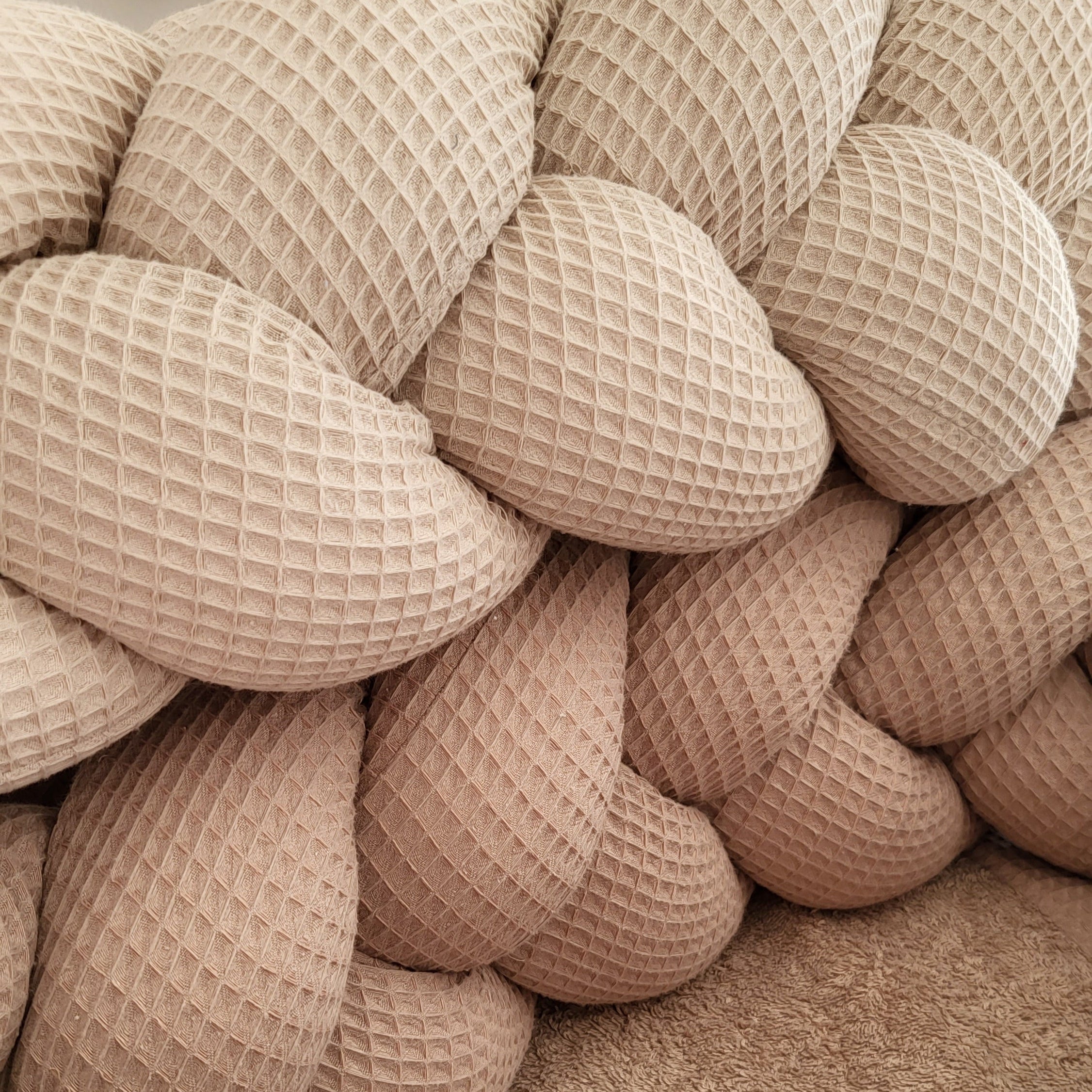 Geflochtene Bettschnecke / Bettschlange Waffelpique - Baby-Anmata