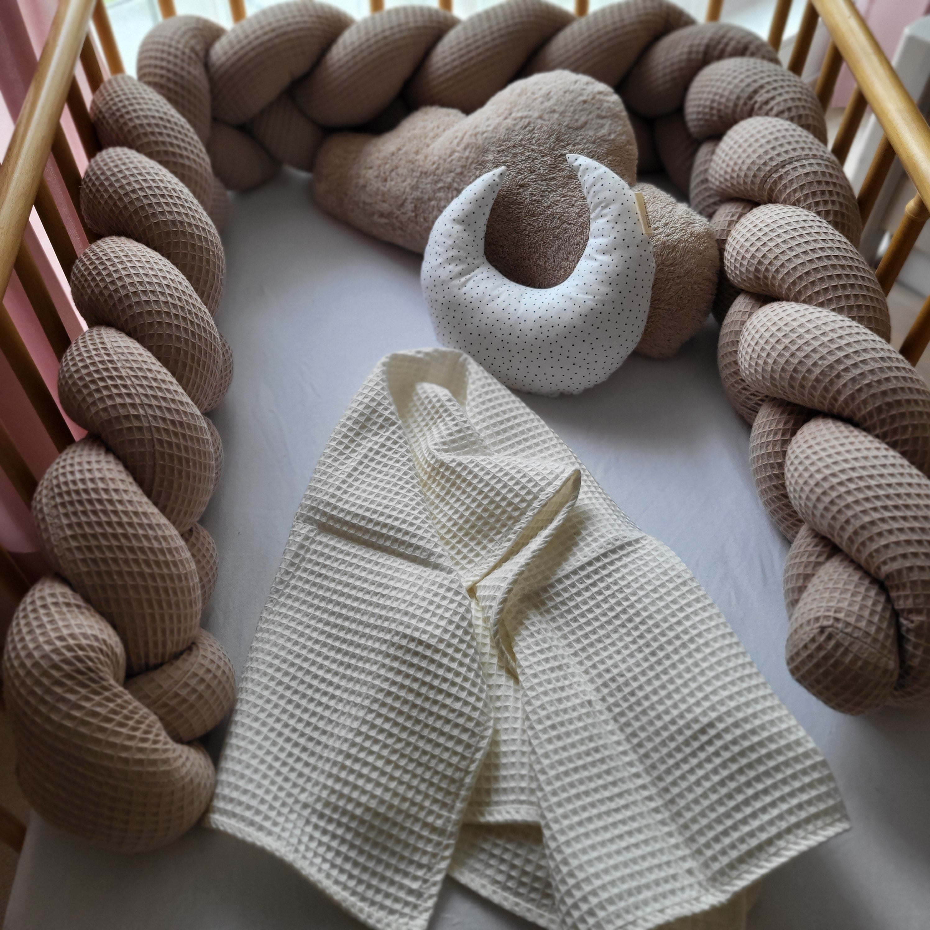 Geflochtene Bettschnecke / Bettschlange Waffelpique - Baby-Anmata