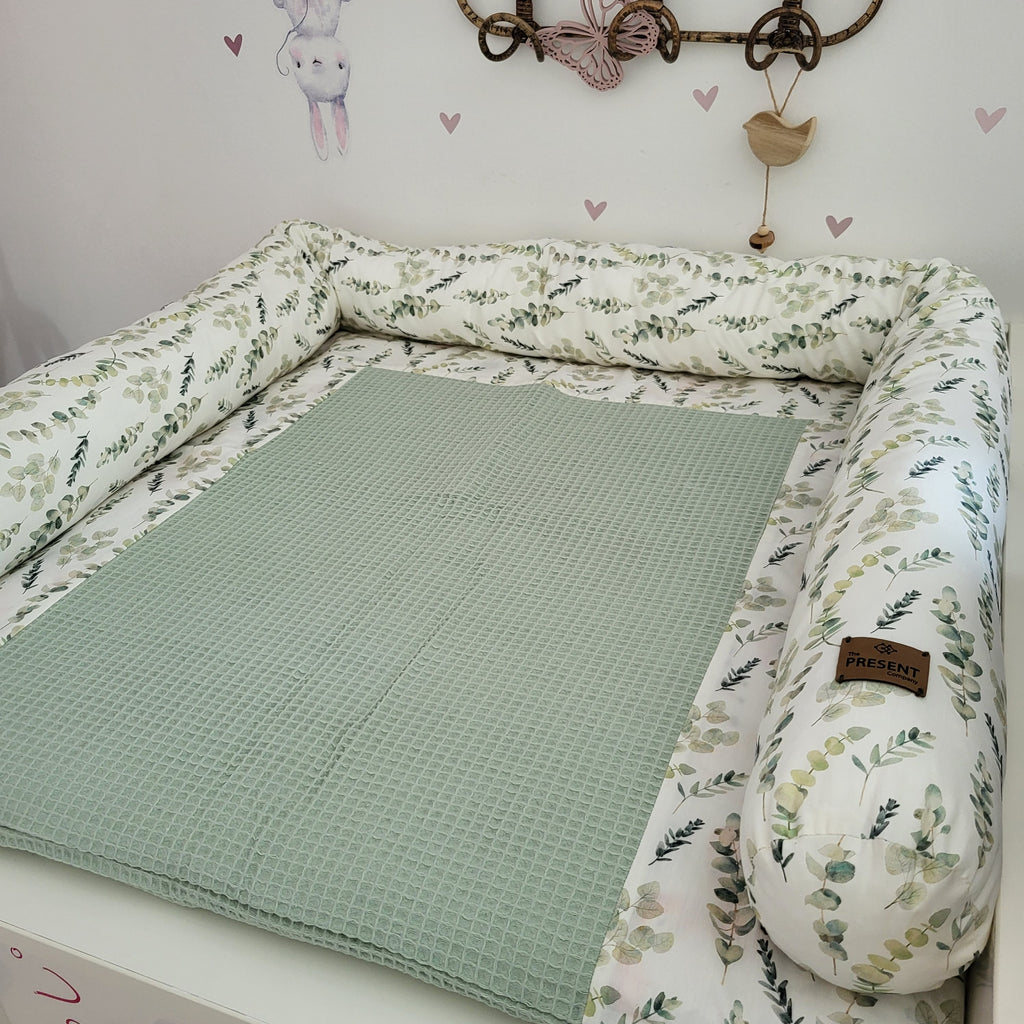 Wickeltischschlange Eukalyptus für Wickelauflage - Baby-Anmata