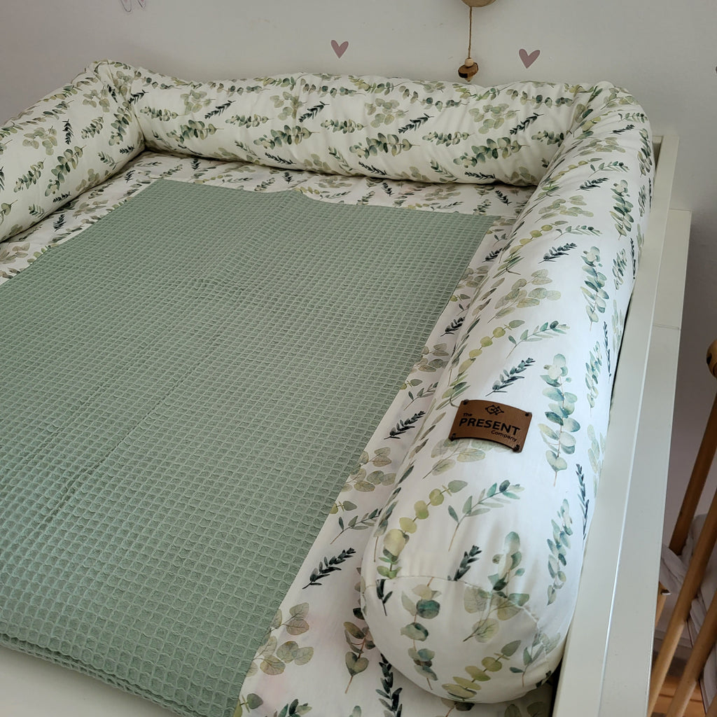 Wickeltischschlange Eukalyptus für Wickelauflage - Baby-Anmata