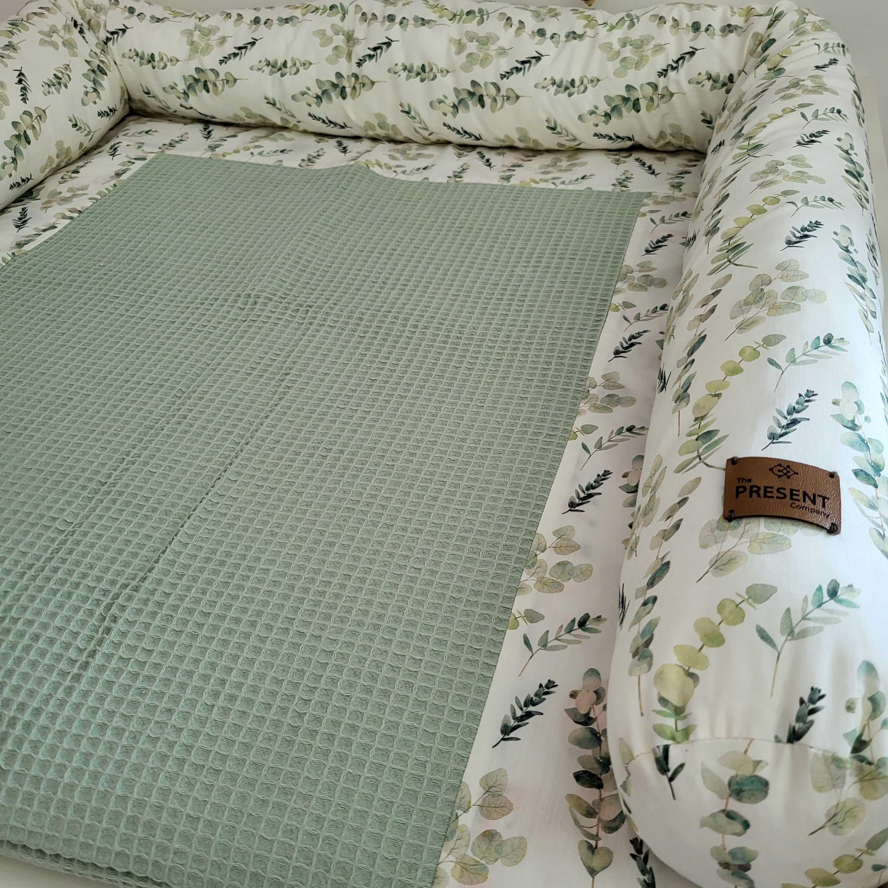 Wickeltischschlange Eukalyptus für Wickelauflage - Baby-Anmata