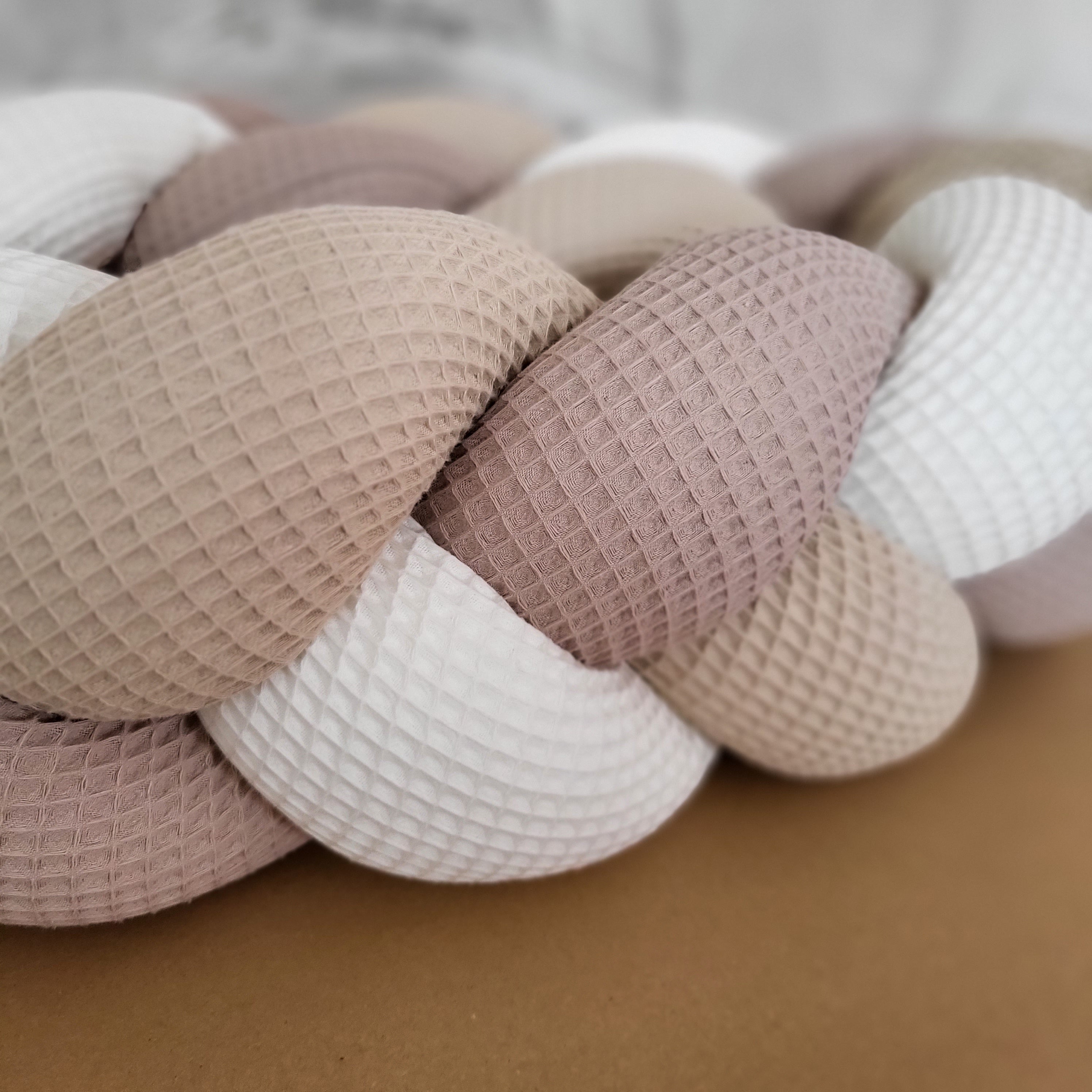 Geflochtene Bettschnecke / Bettschlange Flauschi - Baby-Anmata