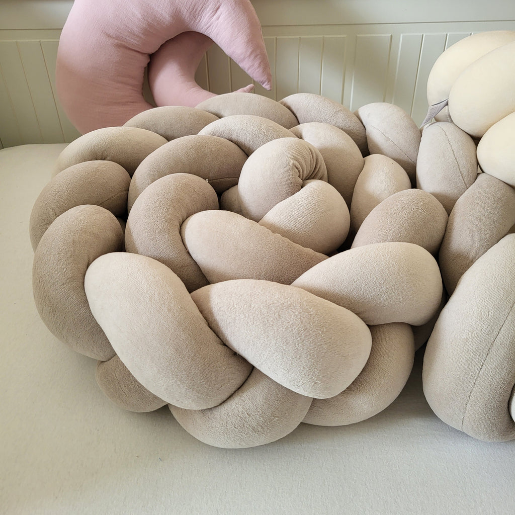 Geflochtene Bettschnecke / Bettschlange Niki - Baby-Anmata