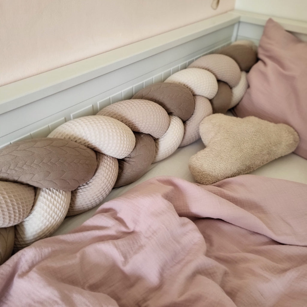 Geflochtene Bettschnecke / Bettschlange Zopfmuster Mila - Baby-Anmata