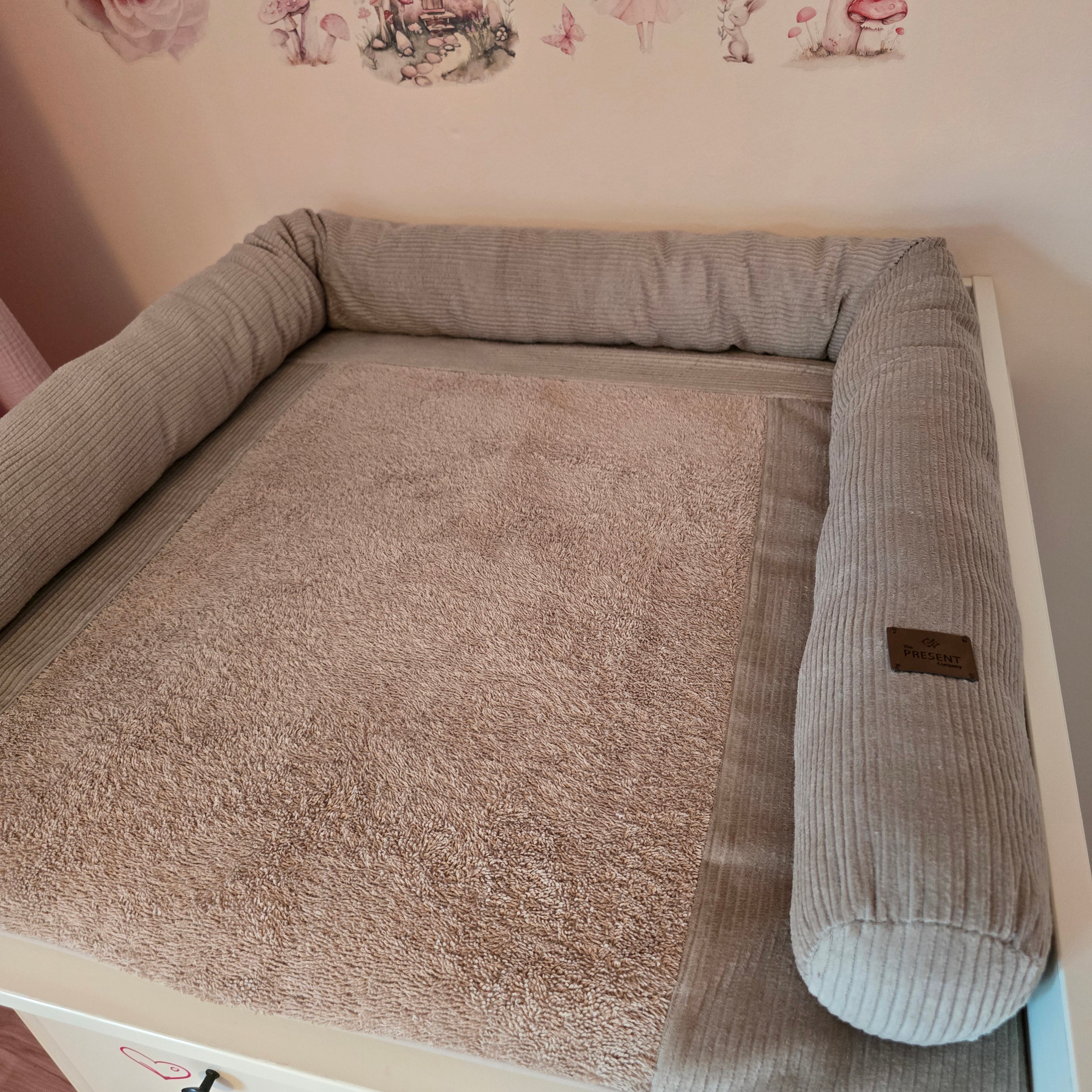 Wickeltischschlange für Wickelauflage Cord - Baby-Anmata