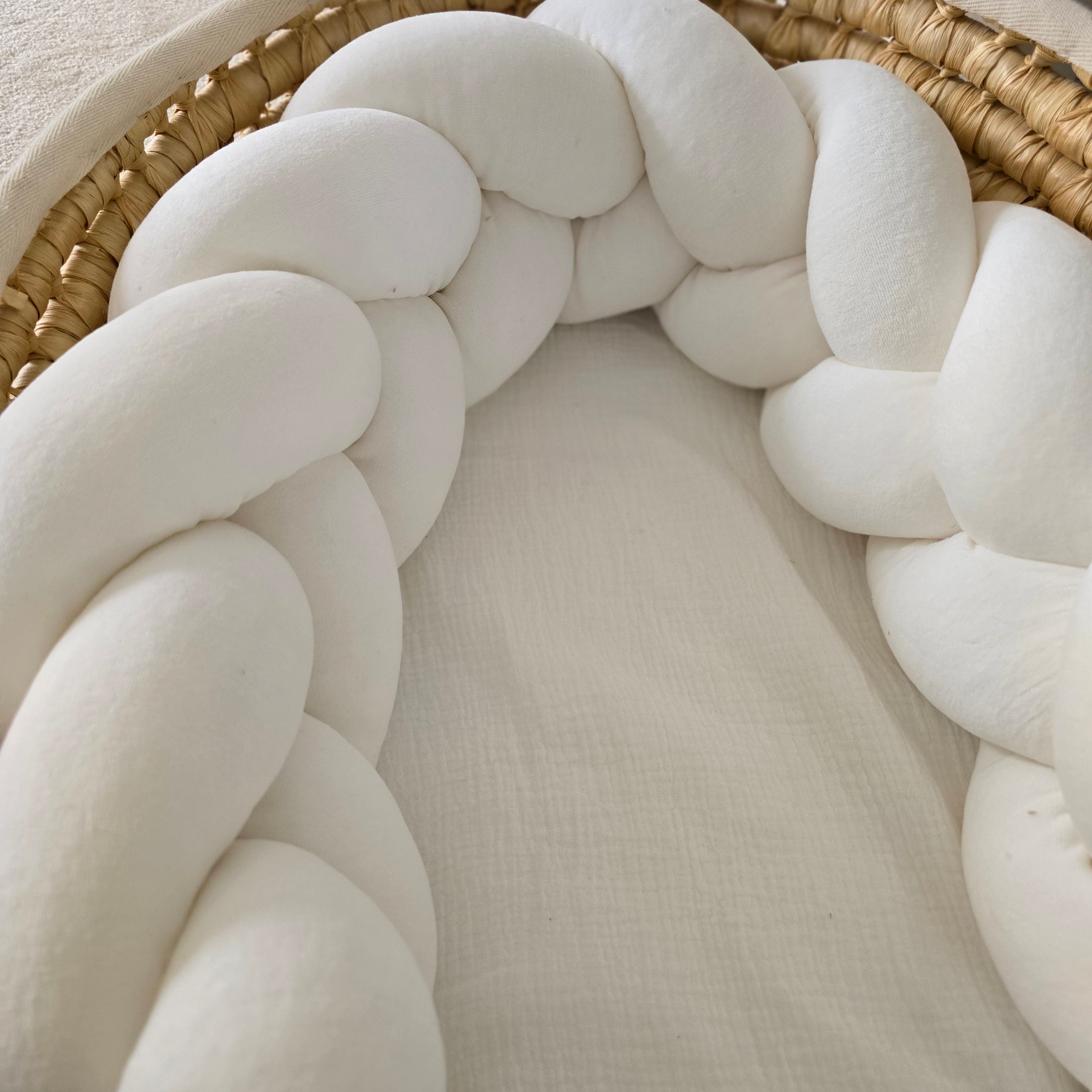 Geflochtene Bettschnecke / Bettschlange Niki - Baby-Anmata