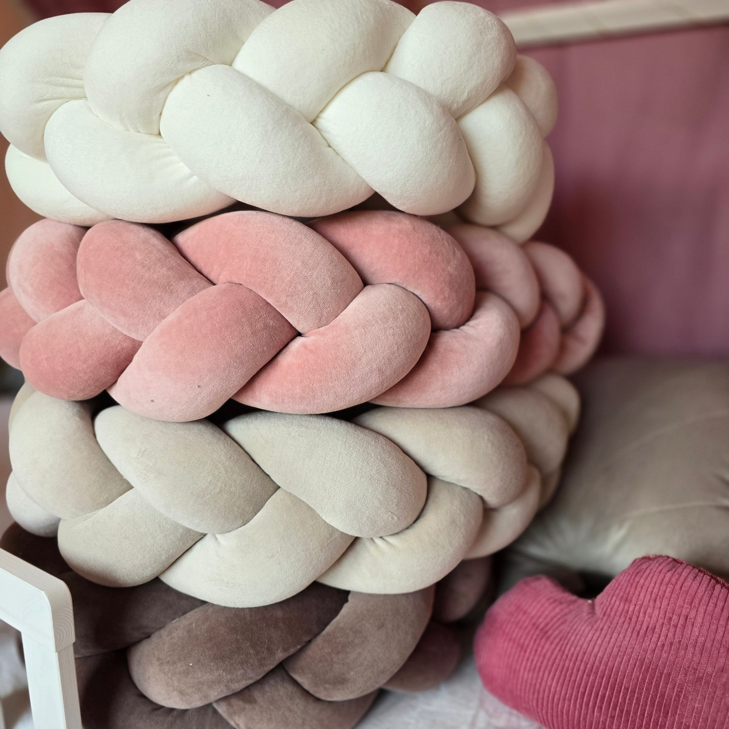 Geflochtene Bettschnecke / Bettschlange Niki - Baby-Anmata