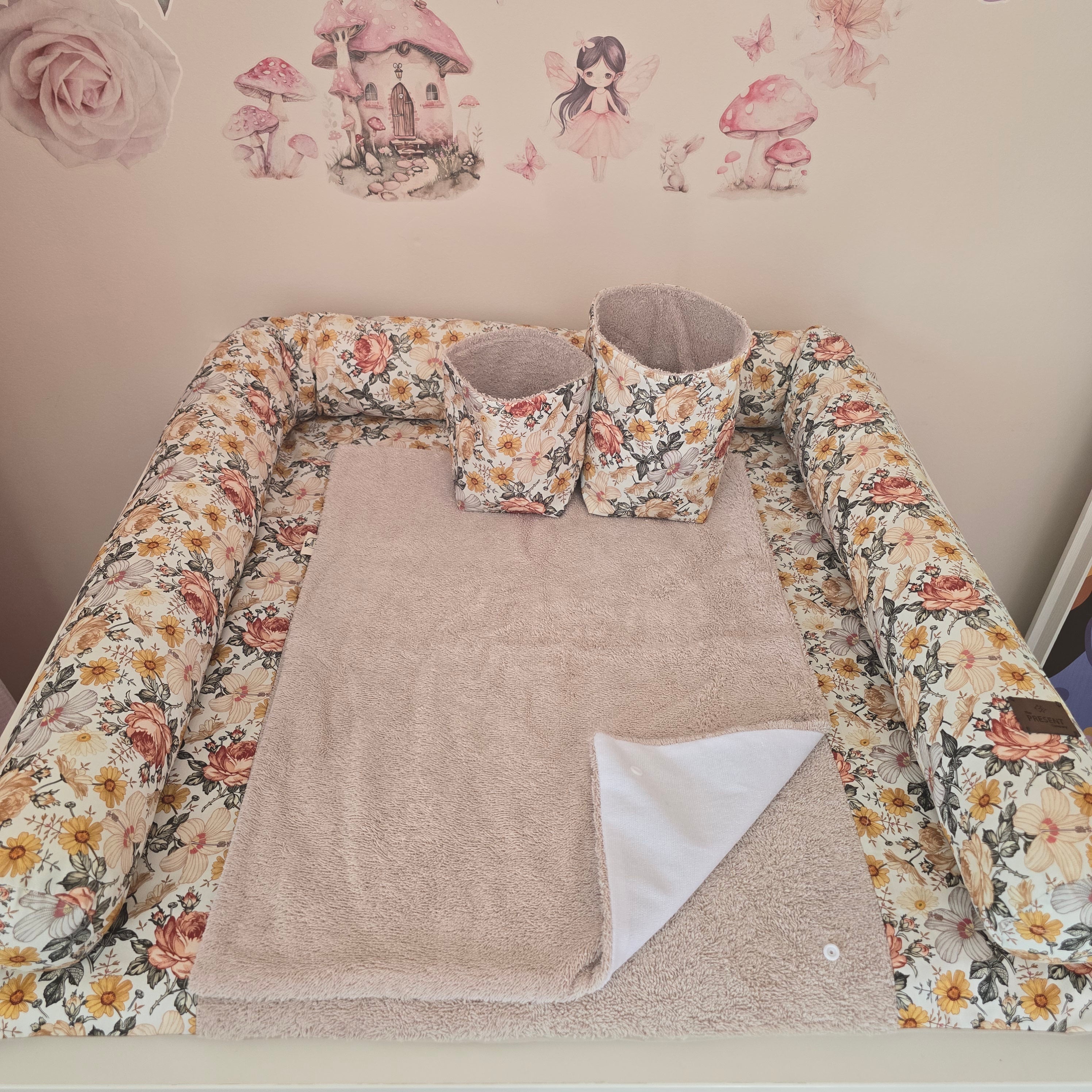 Wickelplatz-Komplettset Retroblume - Baby-Anmata