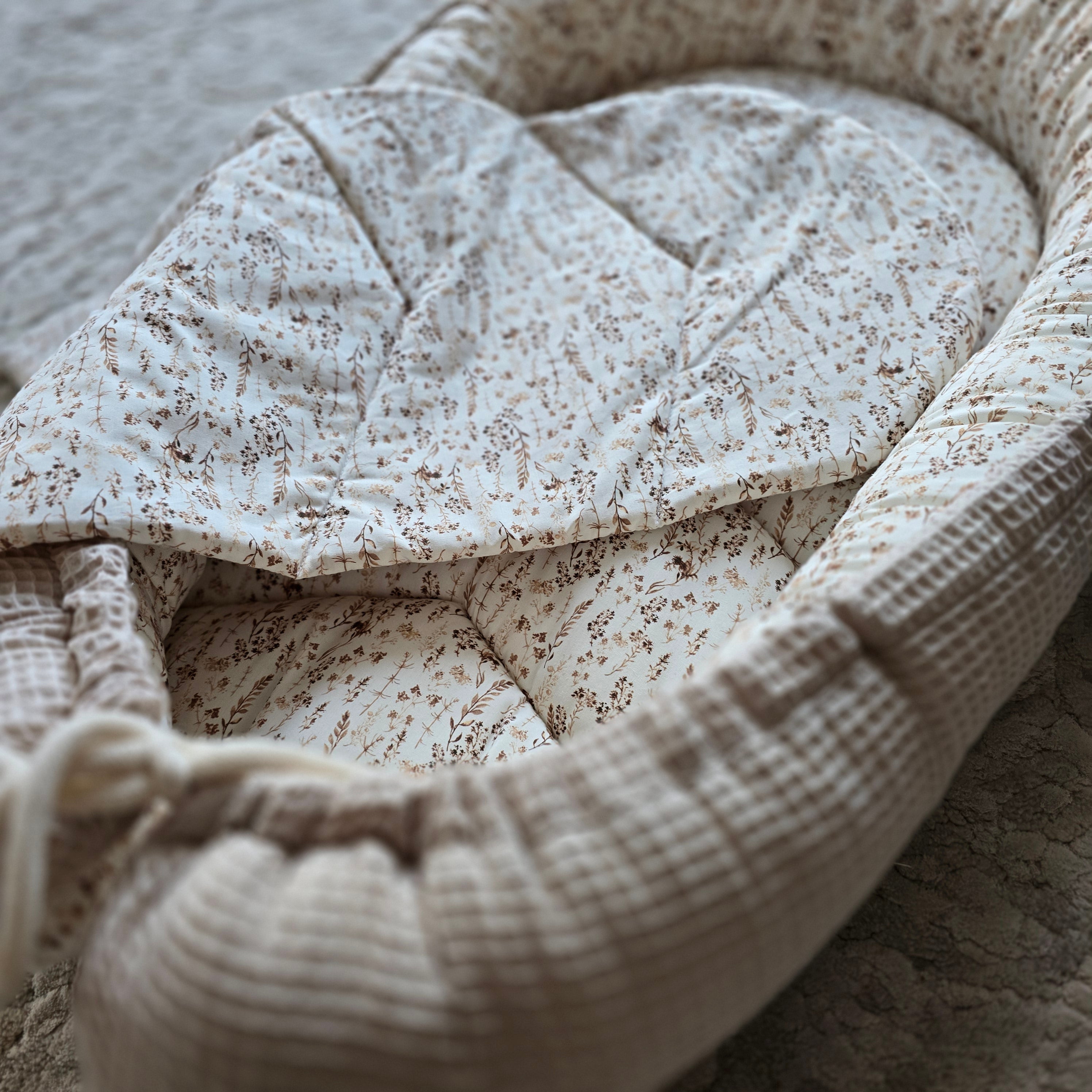 Baby Nestchen Bohoblume - Baby-Anmata