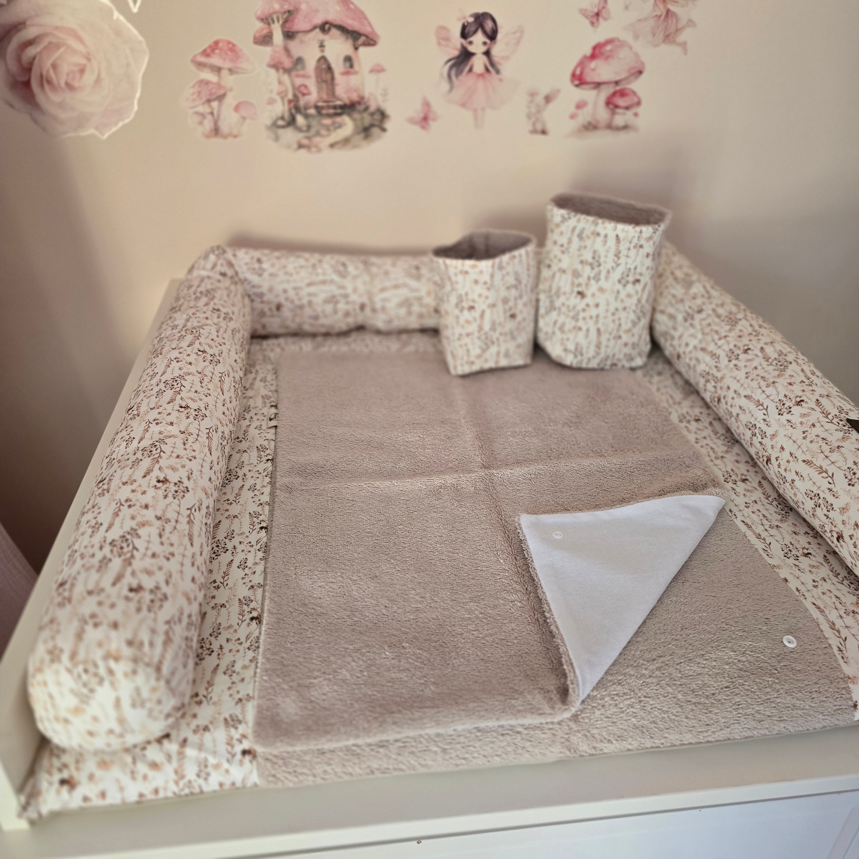 Wickeltischschlange Retroblume für Wickelauflage - Baby-Anmata