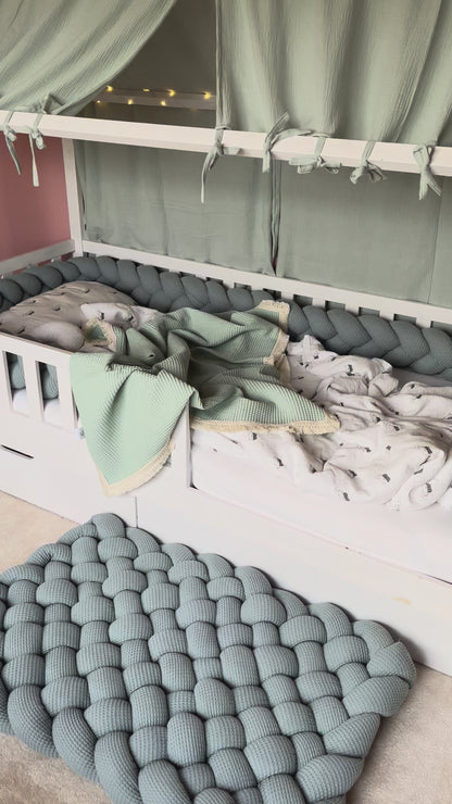 Geflochtener Teppich und Bettschlange von Baby Anmata